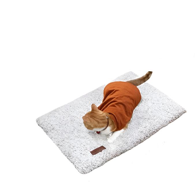 Cozy Therm - Self Heating Cat Blanket