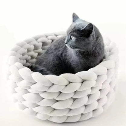 Woven Haven - Ultra Soft Luxurious Cat & Dog Bed