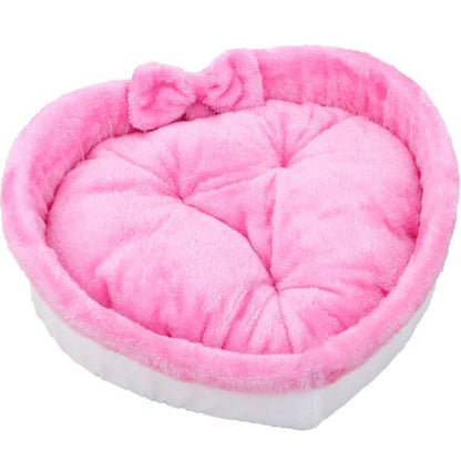 Heart Nest - Cozy Heart Cat Bed for Valentines Day